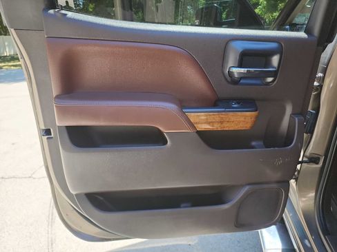 Used 2015 Chevrolet Silverado 2500 High Country w/ High Country Premium Package AWD/4WD image 26