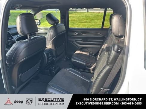Used 2023 Jeep Grand Cherokee L Laredo AWD/4WD image 10