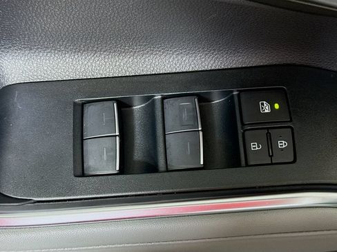 Certified 2025 Toyota Highlander Platinum AWD/4WD image 18