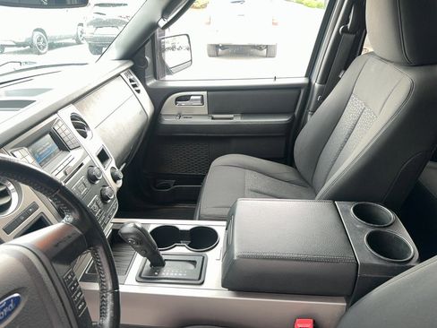 Used 2017 Ford Expedition XLT AWD/4WD image 20