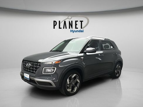 Certified 2023 Hyundai Venue SEL FWD image 2