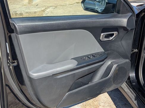 Used 2025 Kia K4 LXS image 10