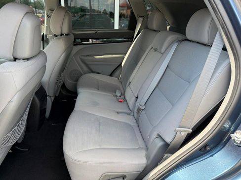 Used 2014 Kia Sorento LX image 11