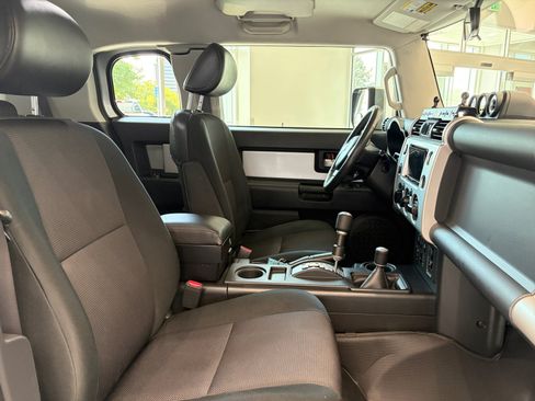 Used 2008 Toyota FJ Cruiser 4WD image 28