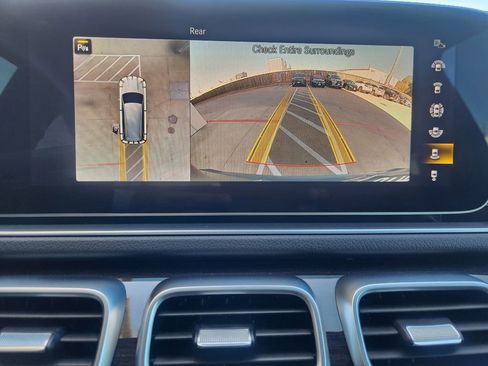 Used 2021 Mercedes-Benz GLS 450 4MATIC image 17