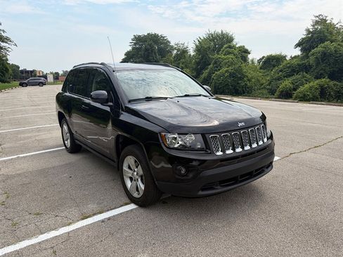 Used 2014 Jeep Compass Latitude w/ Sun/Sound Group AWD/4WD image 7