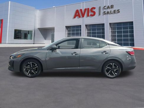 Used 2025 Nissan Sentra SV FWD image 11