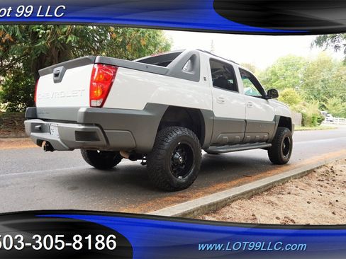 Used 2002 Chevrolet Avalanche 4x4 w/ North Face Edition image 9