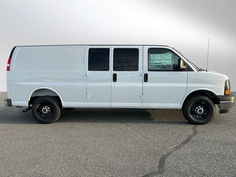 New 2025 GMC Savana 3500 Extended w/ Driver Convenience Package image 2