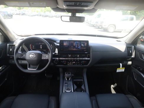 New 2026 Nissan Pathfinder SL w/ SL Premium Package AWD/4WD image 6