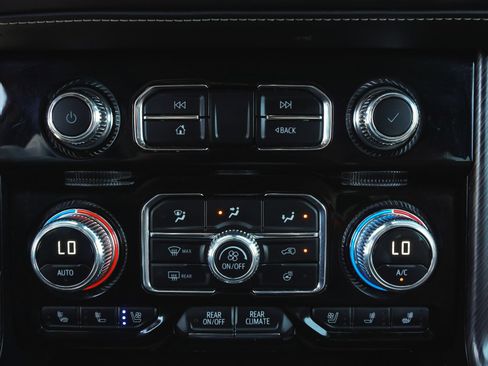 Used 2023 GMC Yukon Denali Ultimate AWD/4WD image 27