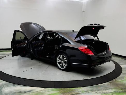 Used 2015 Mercedes-Benz S 550 Sedan w/ Premium 1 Package image 12
