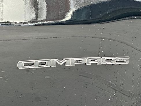 New 2026 Jeep Compass Latitude image 31