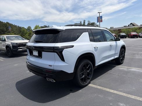 New 2026 Chevrolet Traverse RS w/ LPO, Floor Liner Package FWD image 5