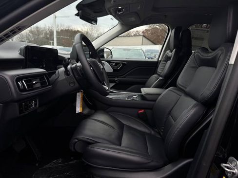 New 2026 Lincoln Aviator AWD image 18