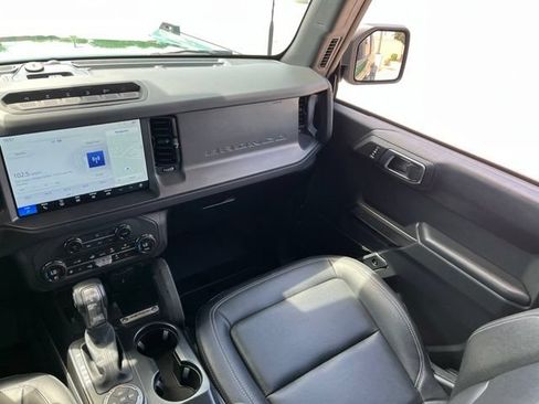 Used 2025 Ford Bronco Badlands AWD/4WD image 11