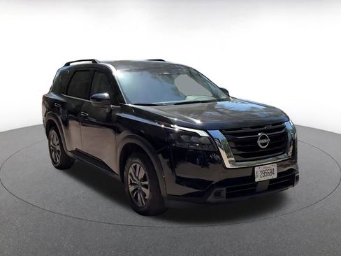 Used 2025 Nissan Pathfinder SV AWD/4WD image 3