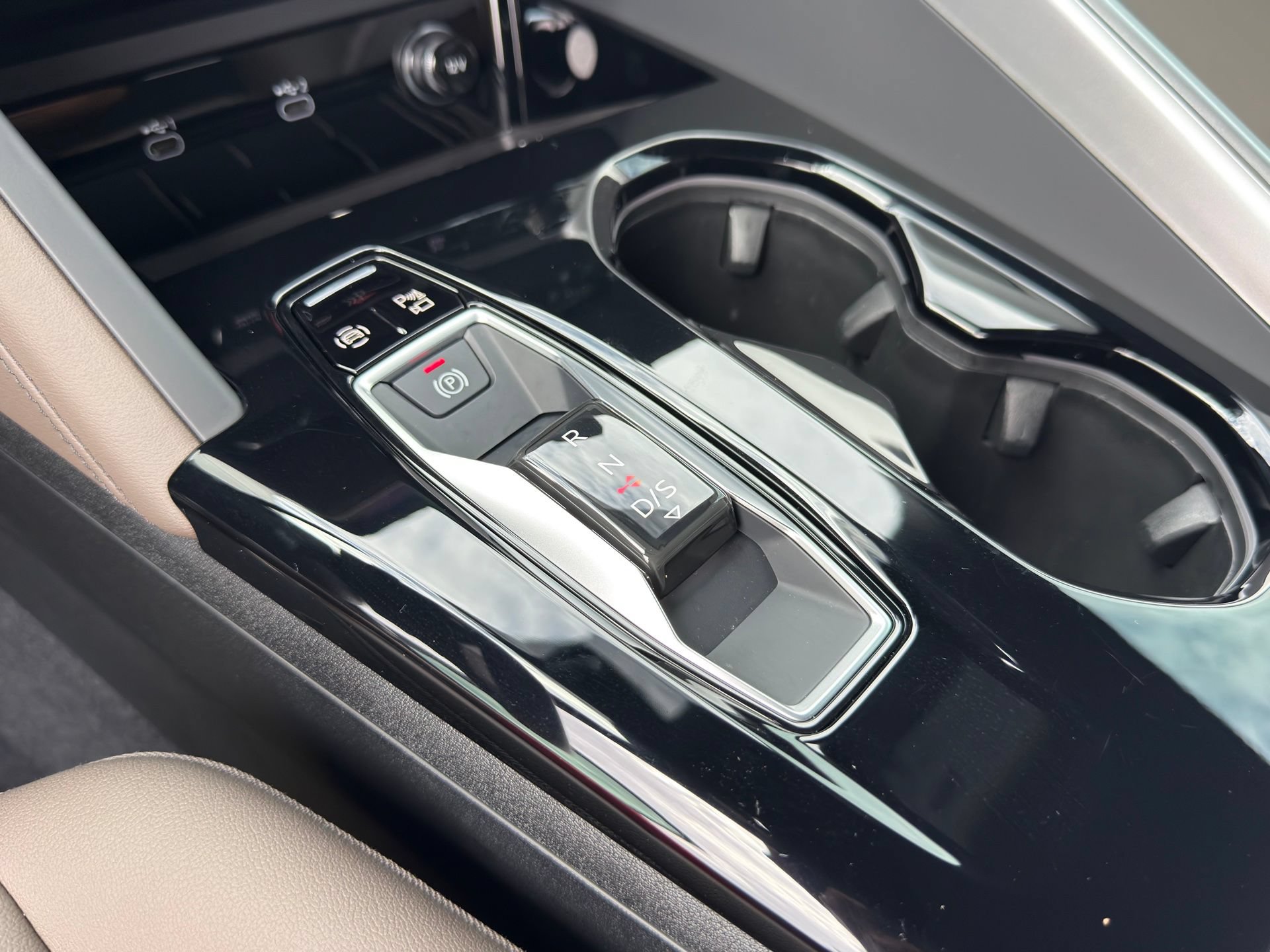 Certified 2025 Audi Q5 Premium AWD/4WD image 14