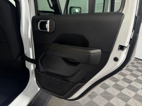 Used 2025 Jeep Wrangler Unlimited Sahara AWD/4WD image 31