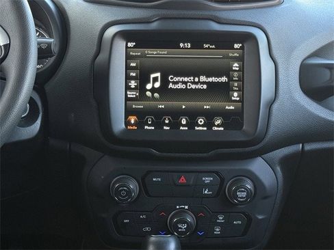 Used 2023 Jeep Renegade Latitude image 16