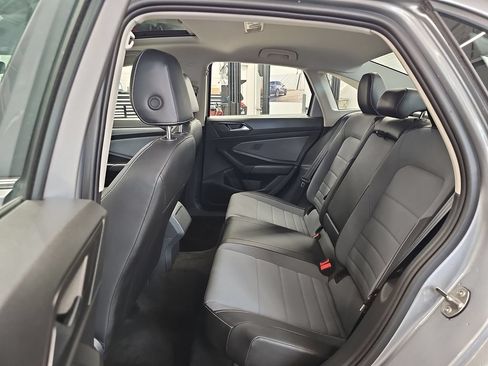 Used 2025 Volkswagen Jetta SE FWD image 26