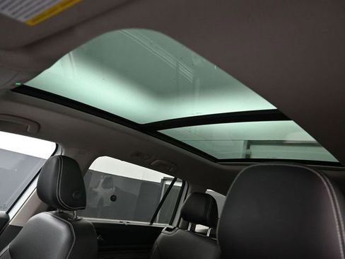 Used 2023 Volkswagen Atlas SE w/ Panoramic Sunroof Package image 27