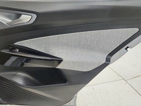 Used 2023 Volkswagen ID.4 Pro image 26