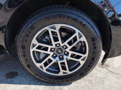 Used 2025 Ford Expedition Max Active AWD/4WD image 11
