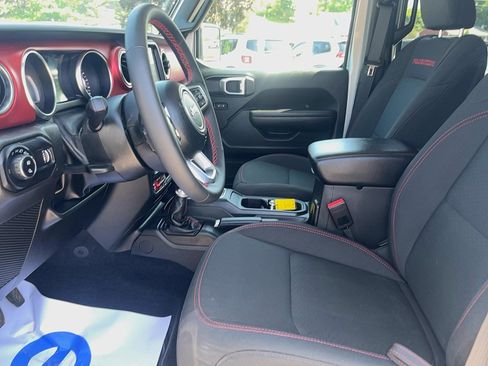 Certified 2023 Jeep Gladiator Rubicon w/ Cold Weather Group image 11