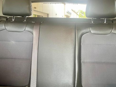 Certified 2024 Chevrolet Trax LT w/ Sunroof Package image 18