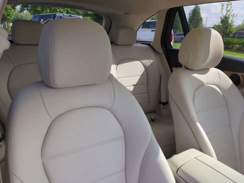 Used 2019 Mercedes-Benz GLC 300 image 7