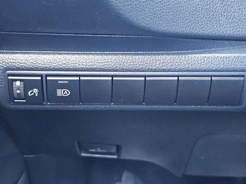 Used 2020 Toyota Corolla LE FWD image 15