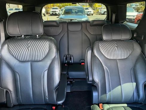 Used 2024 Hyundai Palisade Calligraphy image 18