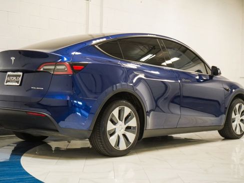 Used 2022 Tesla Model Y Long Range AWD/4WD image 23