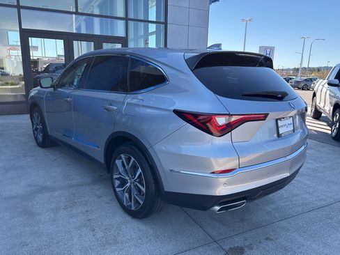Used 2023 Acura MDX FWD w/ Technology Package image 7