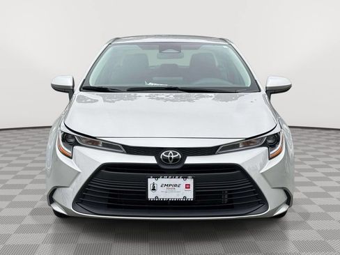 Used 2025 Toyota Corolla LE FWD image 2