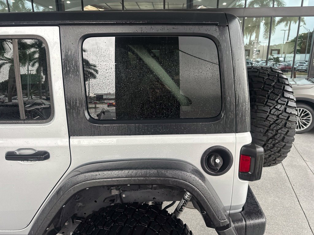Used 2024 Jeep Wrangler Unlimited Sport AWD/4WD image 8