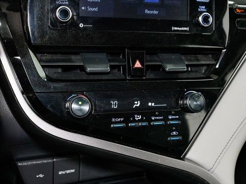 Used 2021 Toyota Camry SE image 17