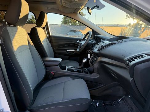 Used 2018 Ford Escape SE FWD image 17