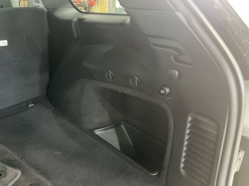 Used 2019 Jeep Grand Cherokee Laredo image 25