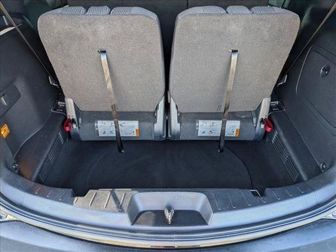 Used 2017 Ford Explorer XLT w/ Equipment Group 201A FWD image 6