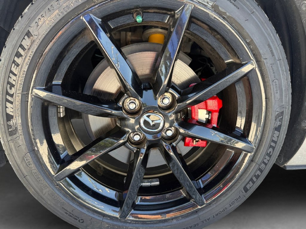 Certified 2022 MAZDA MX-5 Miata Club RWD image 9