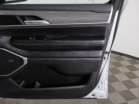 Used 2024 Jeep Wagoneer L Series III w/ Flexible Seating Group AWD/4WD image 26