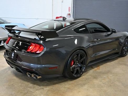Used 2020 Ford Mustang Shelby GT500 w/ Carbon Fibre Track Pack image 15
