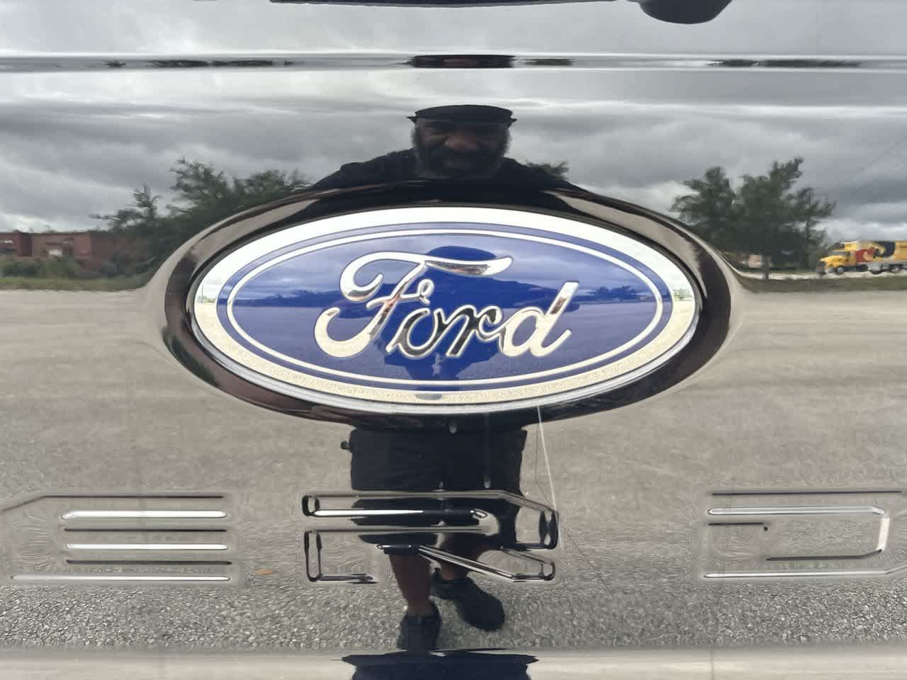 Used 2024 Ford F250 XL w/ STX Appearance Package AWD/4WD image 12
