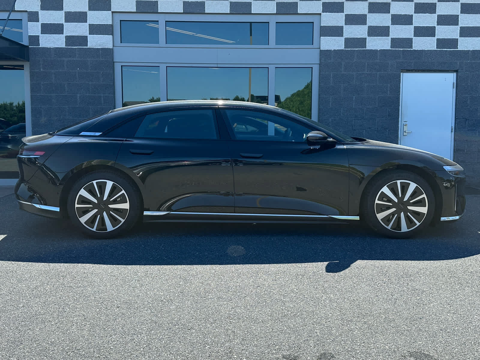 Used 2024 Lucid Air Touring AWD/4WD image 3