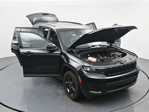Used 2023 Jeep Grand Cherokee L Laredo AWD/4WD image 33