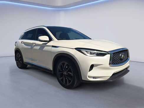 Used 2019 INFINITI QX50 Essential w/ Sensory Package FWD image 8