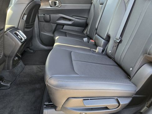 Certified 2025 Kia Sorento S w/ Panoramic Sunroof Package image 12