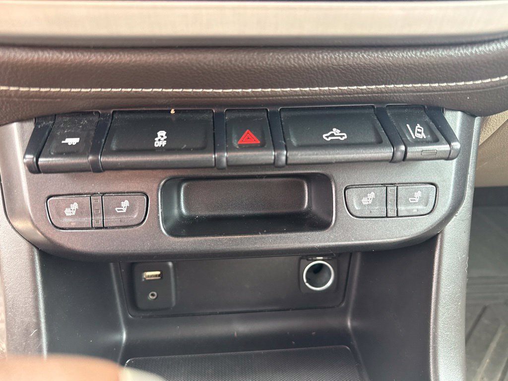 Used 2015 GMC Canyon SLT w/ Driver Alert Package AWD/4WD image 19